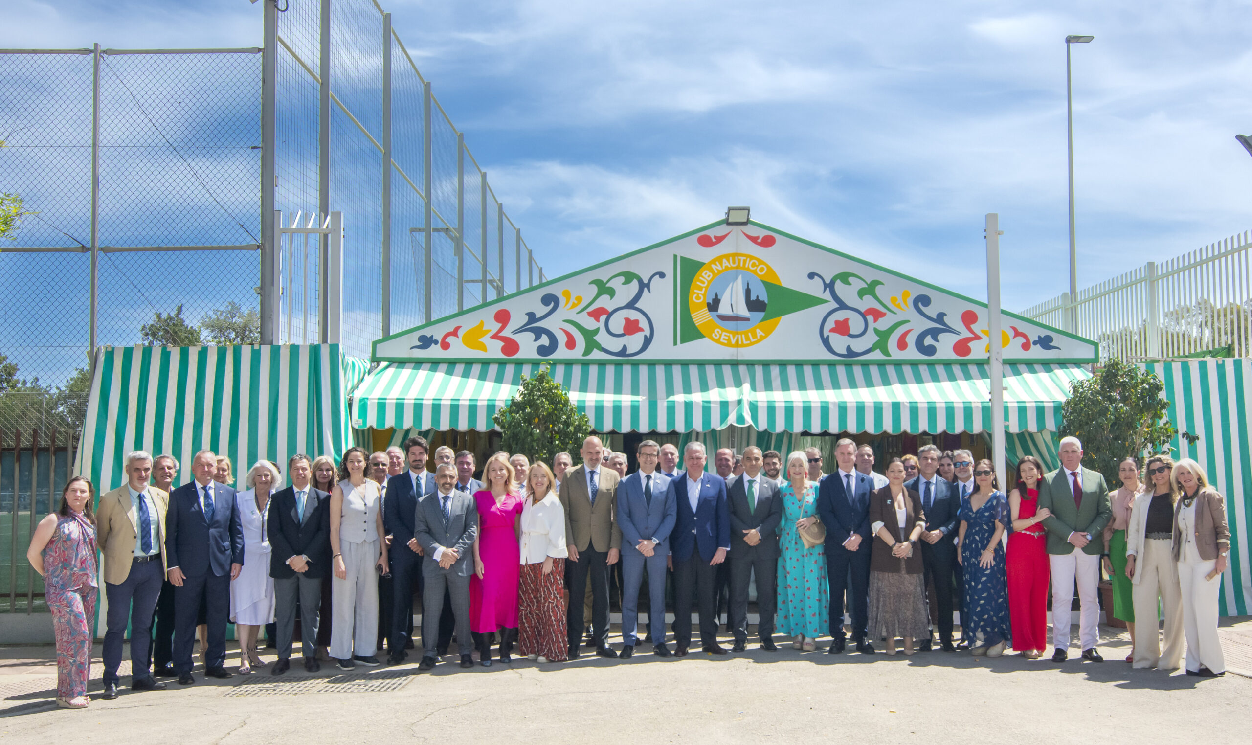 Recepción de autoridades en la caseta del Club Náutico