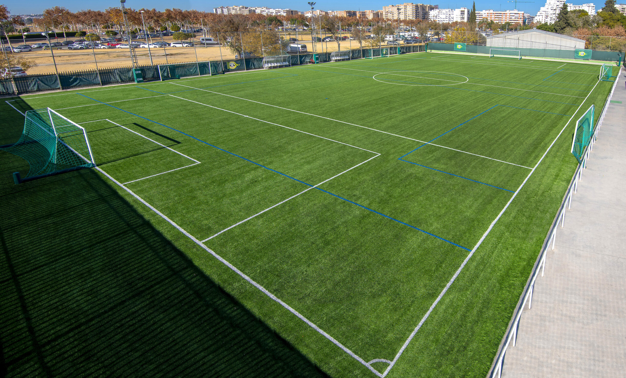 Mantenimiento del campo de fútbol del Club Náutico
